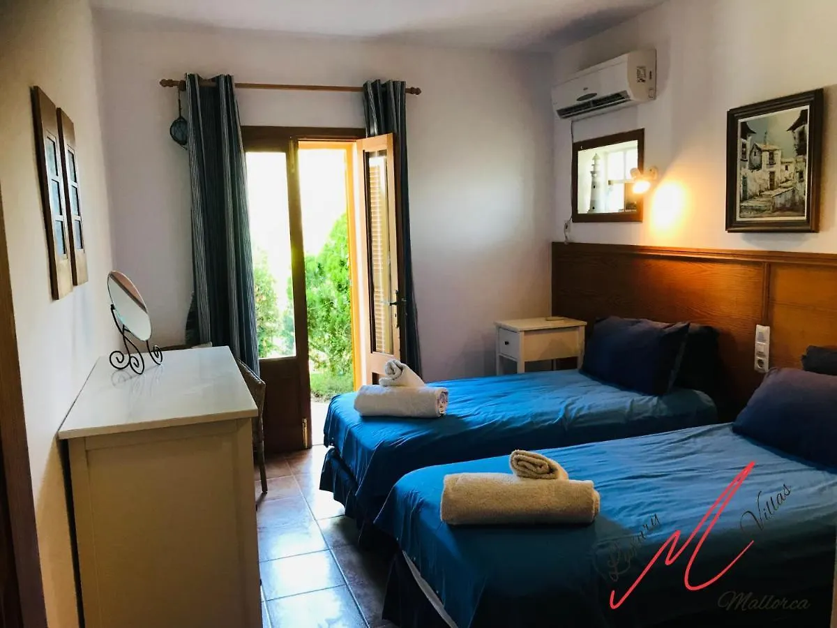 Villa Carolina- Llenaire, Puerto De Pollensa Holiday home